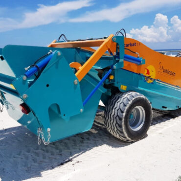 Scarbat beach cleaner for sargassum